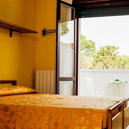 Hotel Rosa Dei Venti Lignano Sabbiadoro Ruang foto