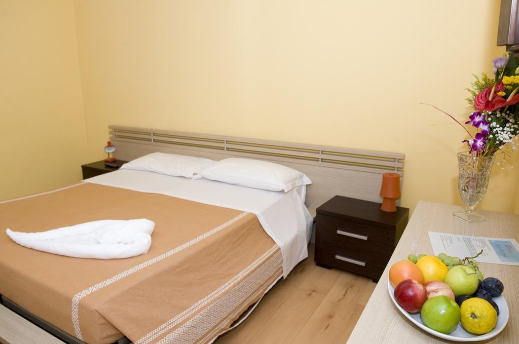 Hotel Rosa Dei Venti Lignano Sabbiadoro Ruang foto